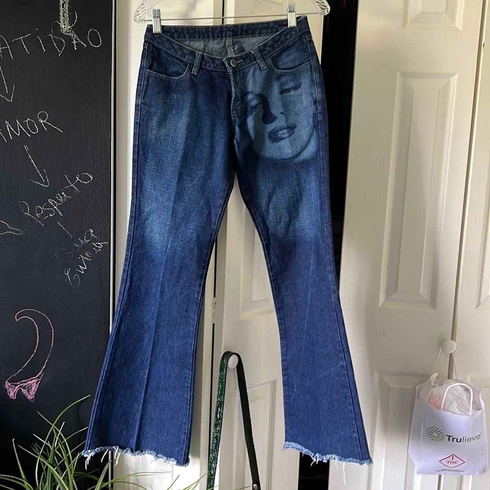 5 FOR $50 90’s Y2K Marilyn Monroe revanche low rise medium wash flared jeans